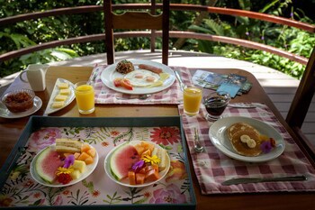 Cala Lodge