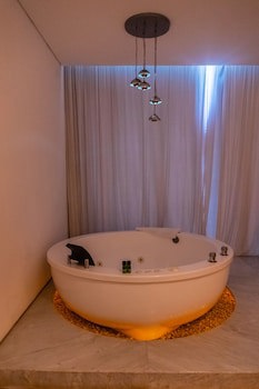 Be Playa Hotel Boutique & Rooftop Bar
