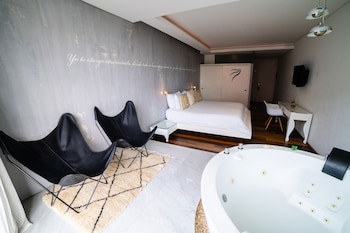 Be Playa Hotel Boutique & Rooftop Bar