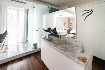 Be Playa Hotel Boutique & Rooftop Bar