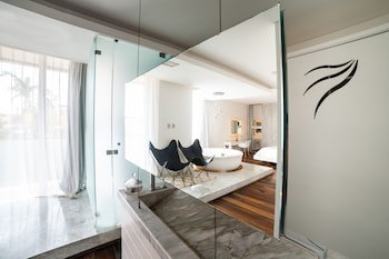 Be Playa Hotel Boutique & Rooftop Bar