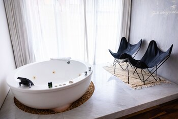 Be Playa Hotel Boutique & Rooftop Bar