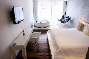 Be Playa Hotel Boutique & Rooftop Bar