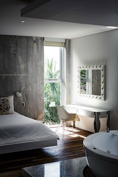 Be Playa Hotel Boutique & Rooftop Bar