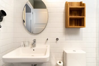 Casa Gracia Barcelona - Hostel