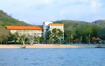 Bintang Flores Hotel