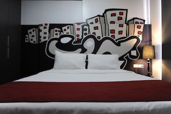 35 Rooms