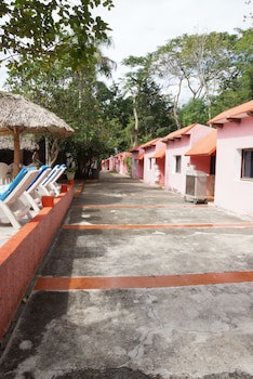 Dolores Alba Chichen