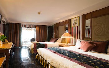 Diamond City Hotel