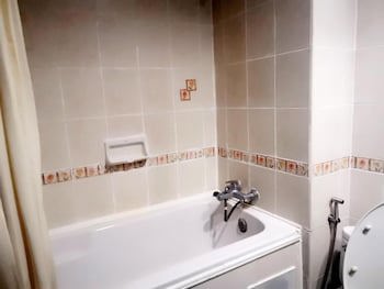 Diamond City Hotel