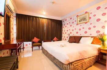 Diamond City Hotel