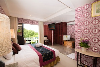 Diamond City Hotel