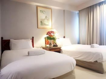 Diamond City Hotel