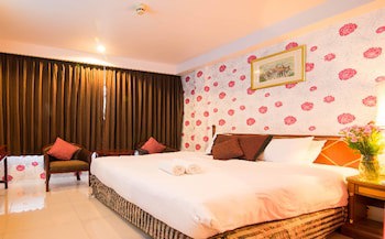 Diamond City Hotel