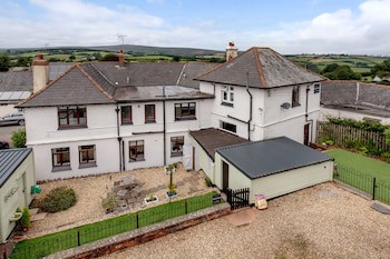 Exmoor House - Guest House