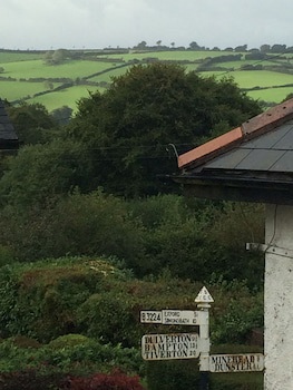 Exmoor House - Guest House