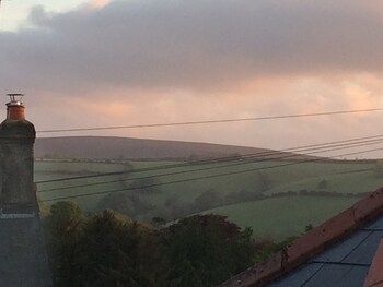 Exmoor House - Guest House