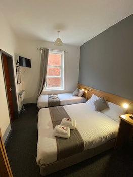 Alumhurst Hotel