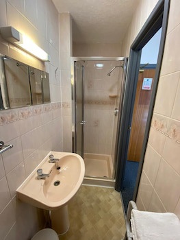 Alumhurst Hotel