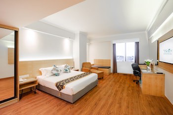 Crystal Crown Hotel