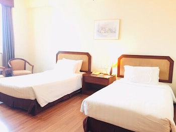 Crystal Crown Hotel
