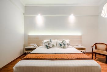 Crystal Crown Hotel