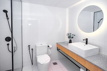 Crystal Crown Hotel