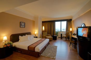 Crystal Crown Hotel