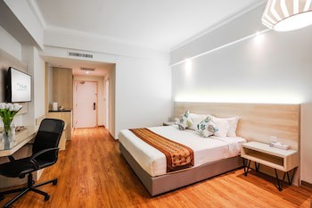 Crystal Crown Hotel