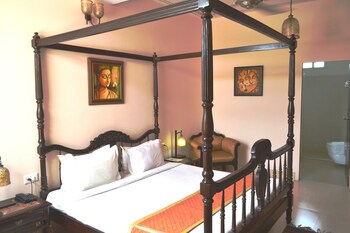 Suryaa Villa - A City Centre Hotel
