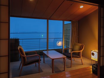 Apa Hotel & Resort Kaga Katayamazu Onsen Kasuikyo