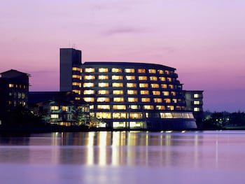 Apa Hotel & Resort Kaga Katayamazu Onsen Kasuikyo