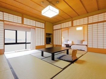 Apa Hotel & Resort Kaga Katayamazu Onsen Kasuikyo