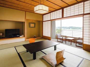 Apa Hotel & Resort Kaga Katayamazu Onsen Kasuikyo