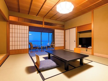 Apa Hotel & Resort Kaga Katayamazu Onsen Kasuikyo