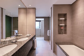 Grand Millennium Al Wahda