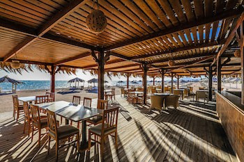 Amwaj Oyoun Resort & Casino