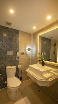Amwaj Oyoun Resort & Casino