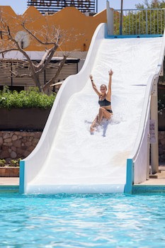 Amwaj Oyoun Resort & Casino