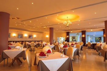 Amwaj Oyoun Resort & Casino