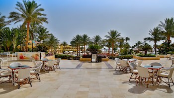 Amwaj Oyoun Resort & Casino