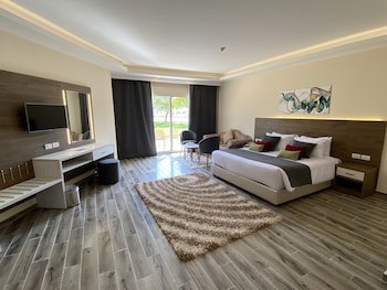 Amwaj Oyoun Resort & Casino