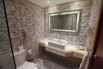 Amwaj Oyoun Resort & Casino