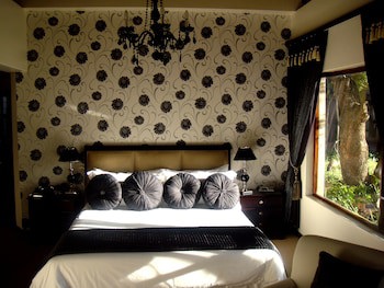 Lourie Lodge
