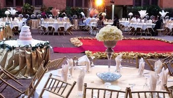 Coconut Grove Regency Hotel