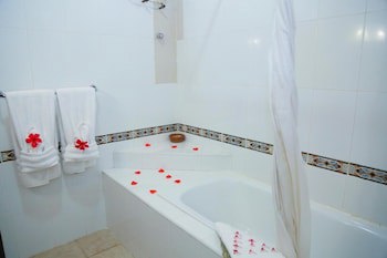Coconut Grove Regency Hotel
