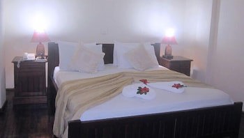 Coconut Grove Regency Hotel