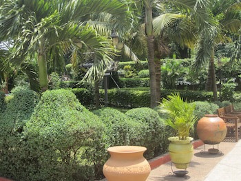 Coconut Grove Regency Hotel
