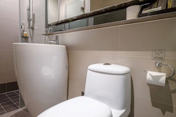 Check Inn Taipei Xinyi