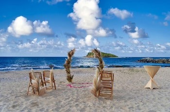Tamarind Reef Resort Spa & Marina